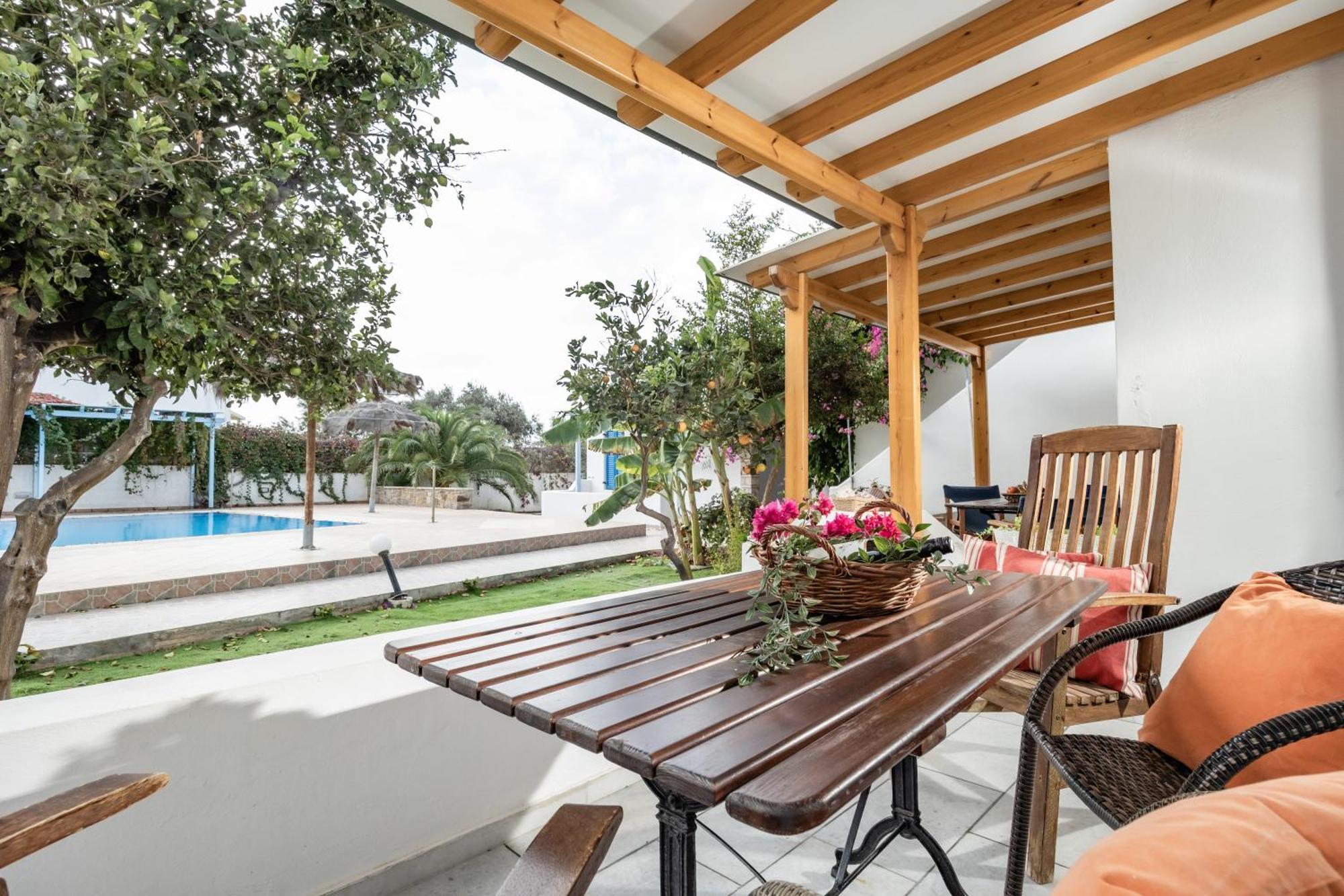 Aggeliki'S Diamond Aparthotel Agia Anna  Exterior photo
